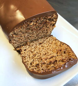 recette-de-pain-d-epices-moelleux-enrobe-de-chocolat-au-lait-la-brigade-des-epices