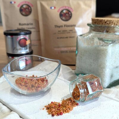 pot-sel-fou-et-sachet-epices