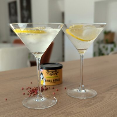 gin-tonic-baies-roses-et-romarin